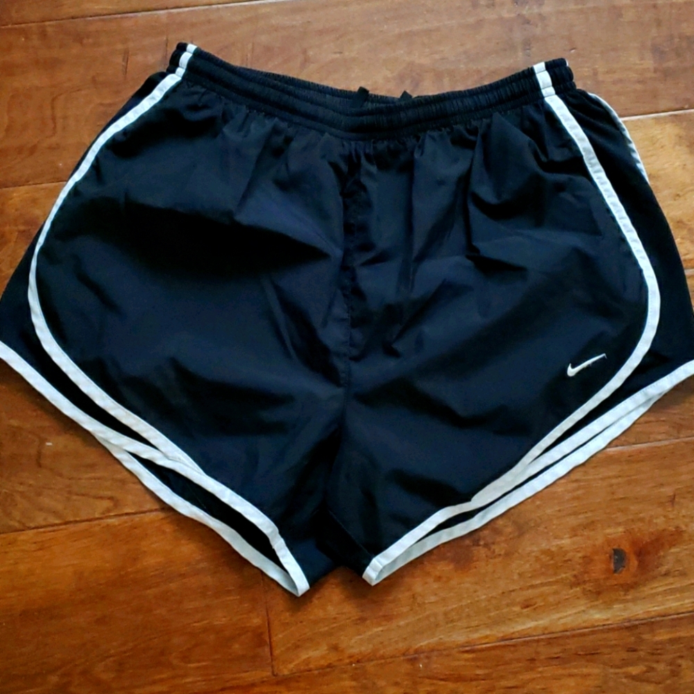 Women's Nike tempo shorts Medium